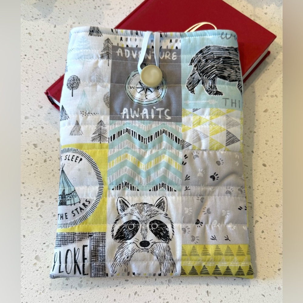 Book Kindle Sleeve Bag Cover 10.5 X 8in Racoon Bear Fabric Padded Quilted NEW Ha